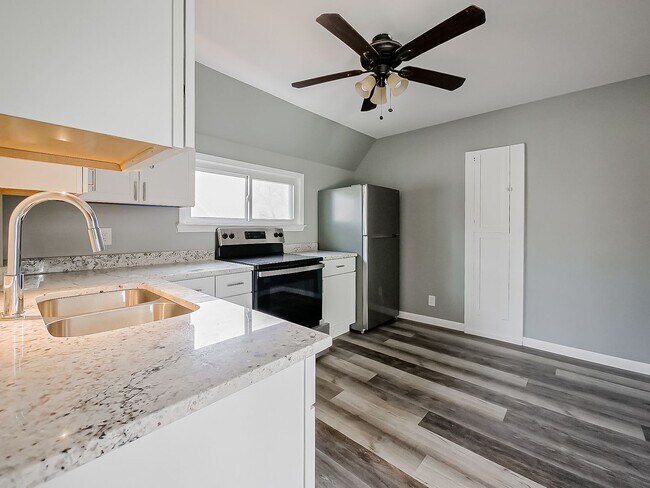 Building Photo - 11-13 MOHAWK RD