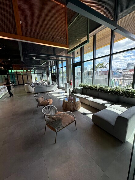 Building Photo - 160 NW 27th St