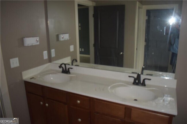 Building Photo - 43 Jessel Ln