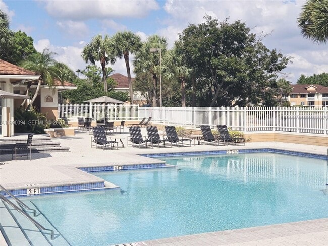 Building Photo - 860 NW 92nd Ave