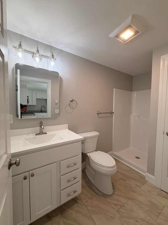 Building Photo - Brand New spacious Studio available in a great location.
