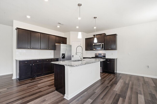 Building Photo - HOLIDAY INCENTIVES APPLY FOR THIS PROPERTY- AVAILABLE NOW! BEAUTIFUL 2 STORY HOME IN FUQUAY-VARINA