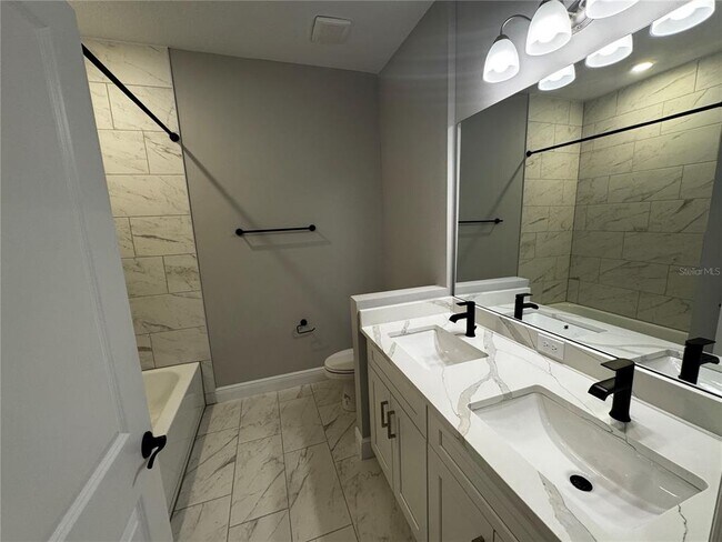 Building Photo - 13101 SW 72nd Terrace Rd