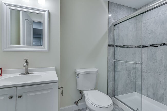 Building Photo - Beautiful 5 Bedroom Home in Clinton MD
