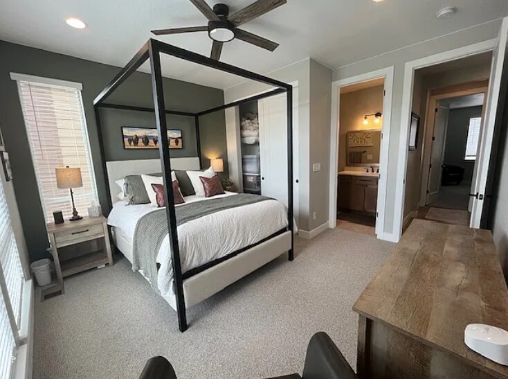 Building Photo - 3617 Mykonos Dr