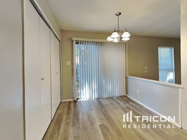 Building Photo - 509 Forestwood Dr