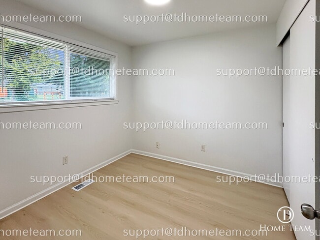 Building Photo - "Charming 4-Bed Retreat in Covington with Elegant Granite Touches!"