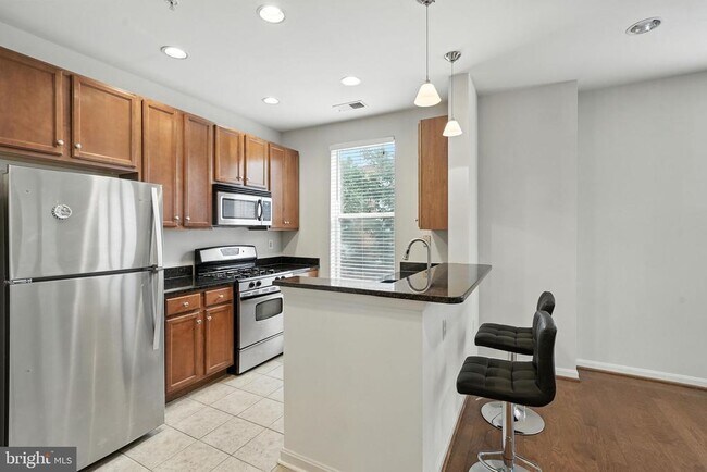 Building Photo - 2665 Prosperity Ave