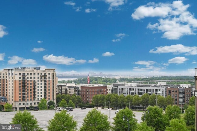 Building Photo - 508 Rampart Way
