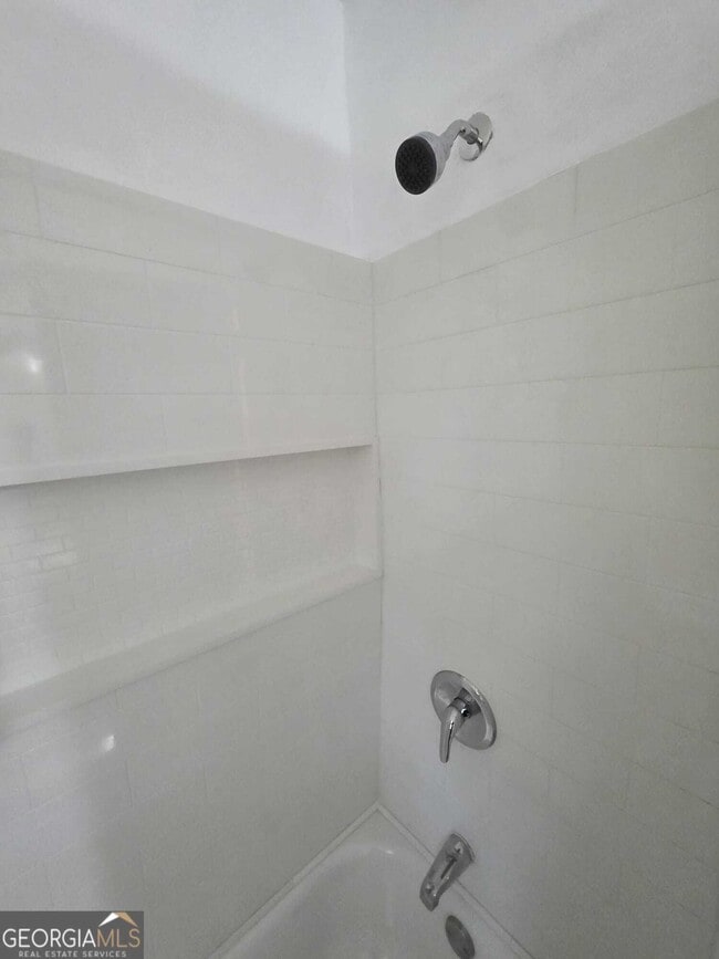 Building Photo - 707 Battle Creek Rd