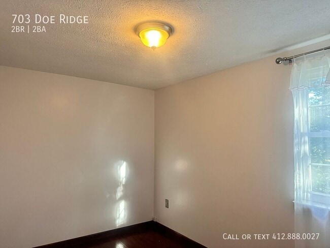 Building Photo - 703 Doe Ridge