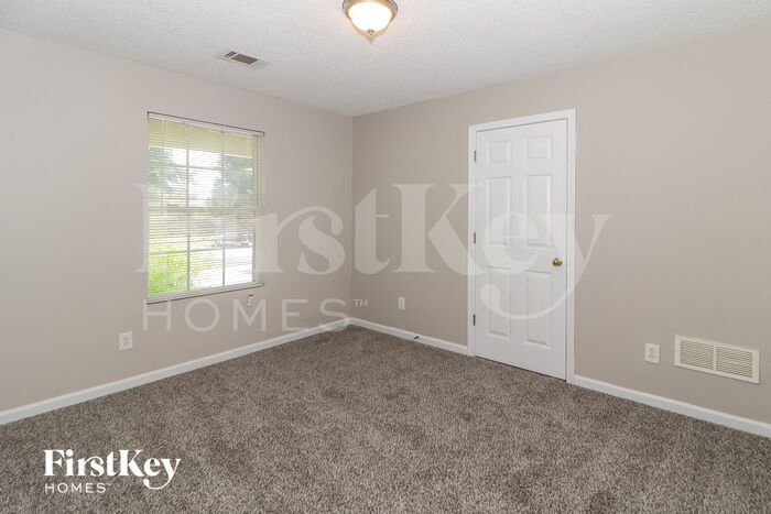 Building Photo - 464 Raymond Dr