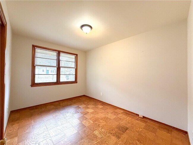 Building Photo - 5301 E David Langan Dr