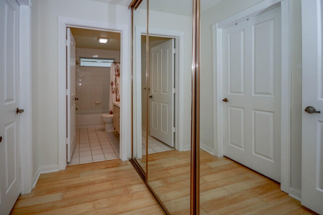 Building Photo - 504 Silverleaf Oak Ct