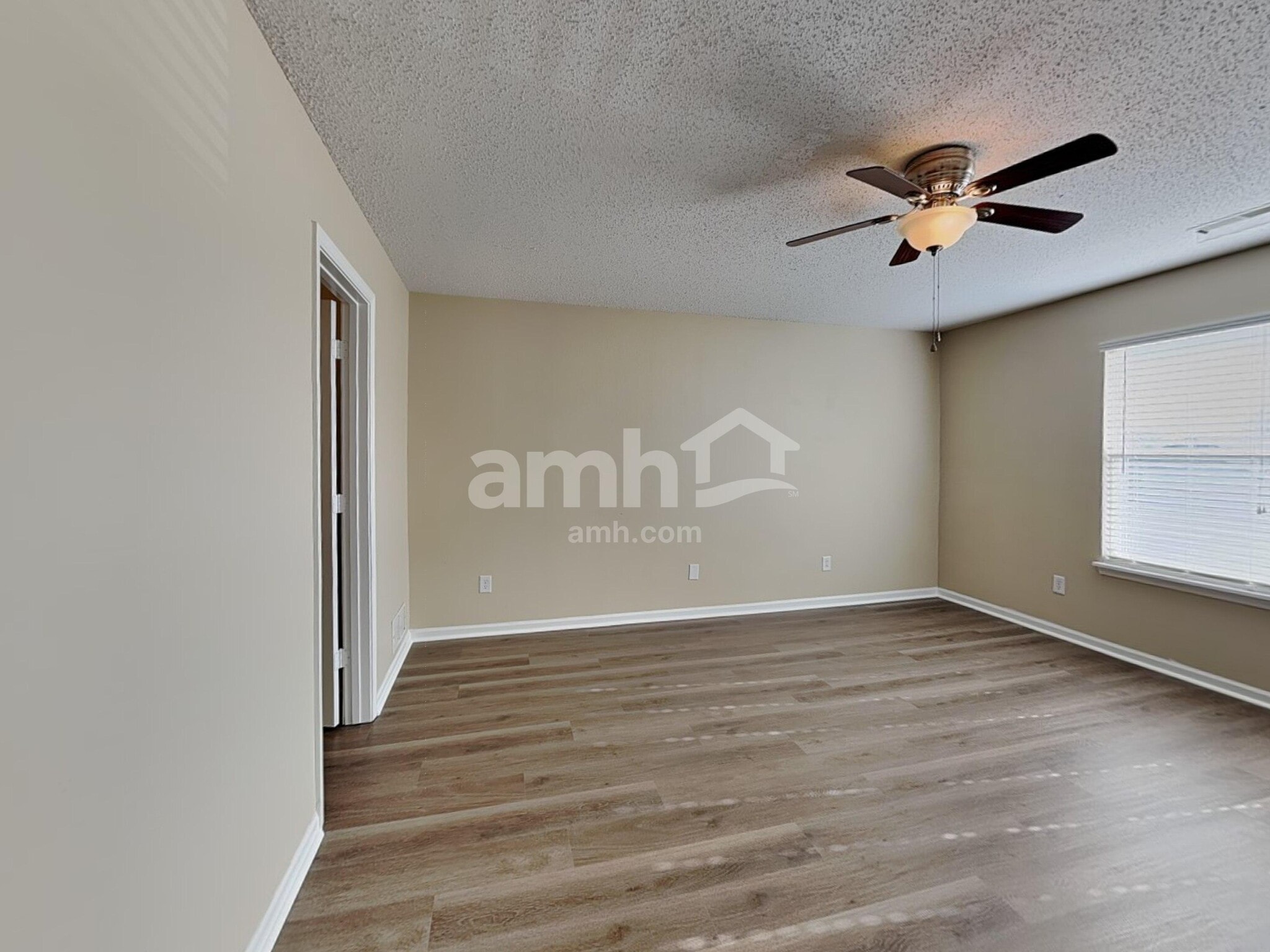 Building Photo - 668 Day Break Dr