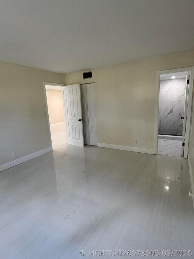 Building Photo - 8000 Fairview Dr