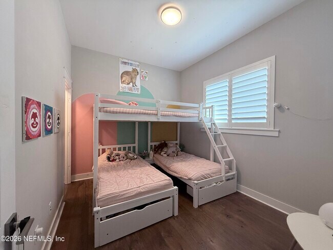 Building Photo - 161 Paradise Valley Dr