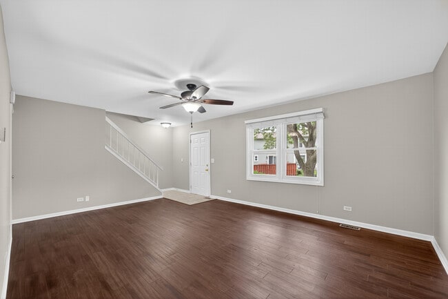 Building Photo - 212 Amherst Ct
