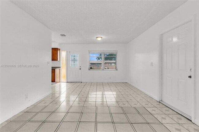 Building Photo - 5742 Garfield St
