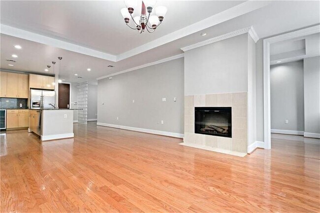 Building Photo - 1505 Elm St