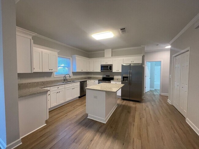 Building Photo - NEW CONSTRUCTION! Available August 10TH, 2026!