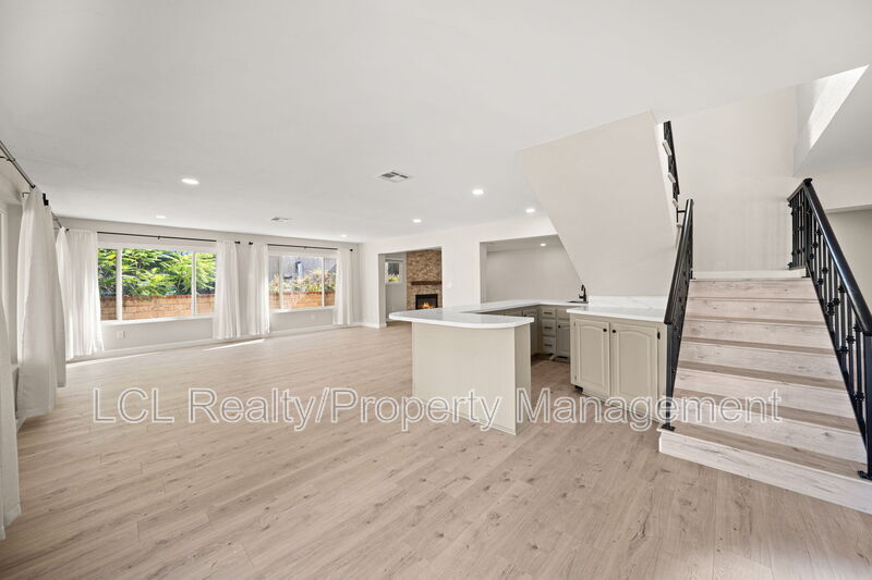 Building Photo - 29880 Longhorn Dr