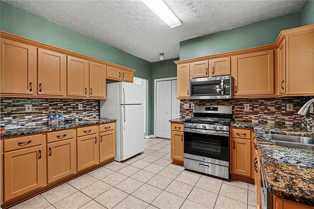 Building Photo - 375 Clairidge Ln SW