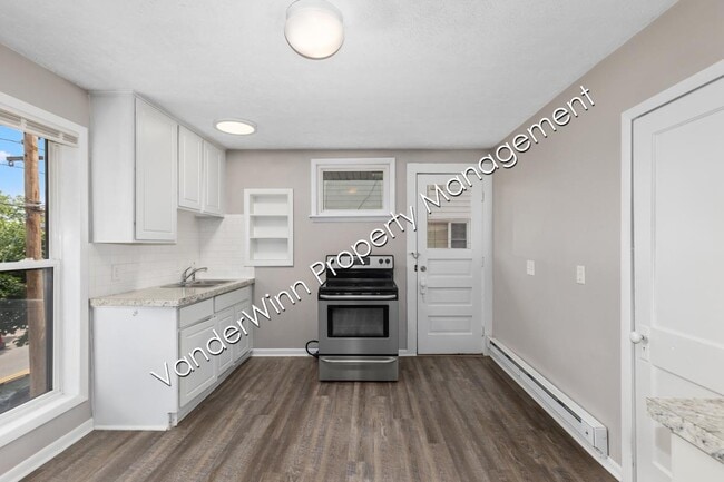 Primary Photo - 125 Eastern Ave SE