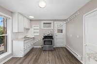 Building Photo - 740 Kellogg St SE