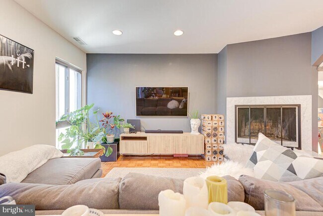 Building Photo - 11621 Newbridge Ct