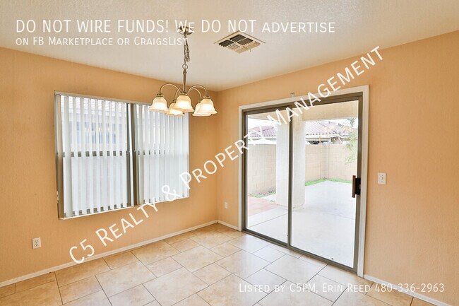 Building Photo - 2306 E Palm Beach Dr