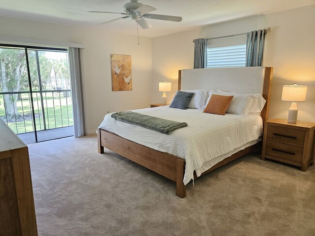 Building Photo - Seasonal Short-Term 2 Bedroom 2 Bathroom 2nd Floor Condo in Estancias of Capri Isles!