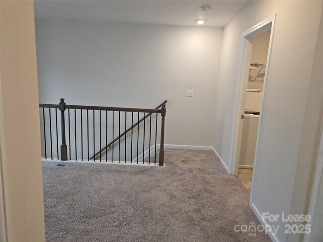 Building Photo - 525 San Marco Dr