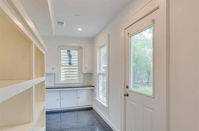 Building Photo - 419 Paulus Ave