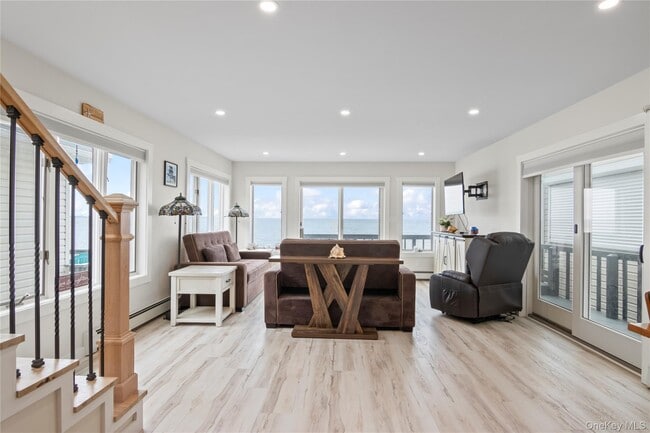 Building Photo - 19 Pine Ln