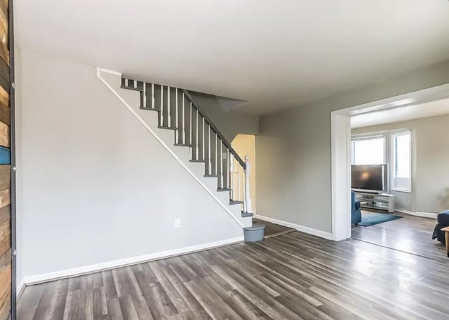 Building Photo - 19 Birch St