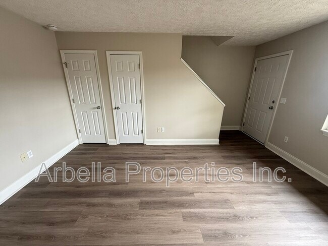 Building Photo - 133 Walker St