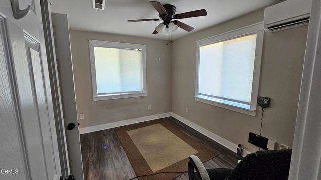 Building Photo - 1032 W Newgrove St