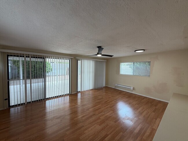 Building Photo - 3 Bedroom Updated Home Available Near Montano Rd NW & Unser Blvd NW!