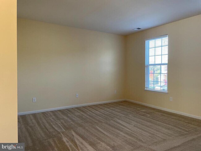 Building Photo - 1255 Madison Ln