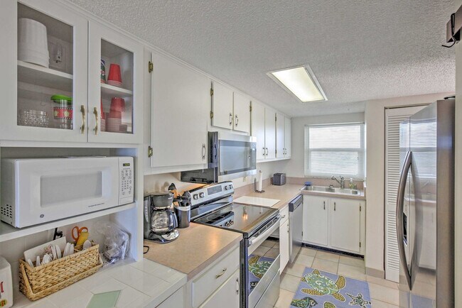 Building Photo - 2730 Ocean Shore Blvd