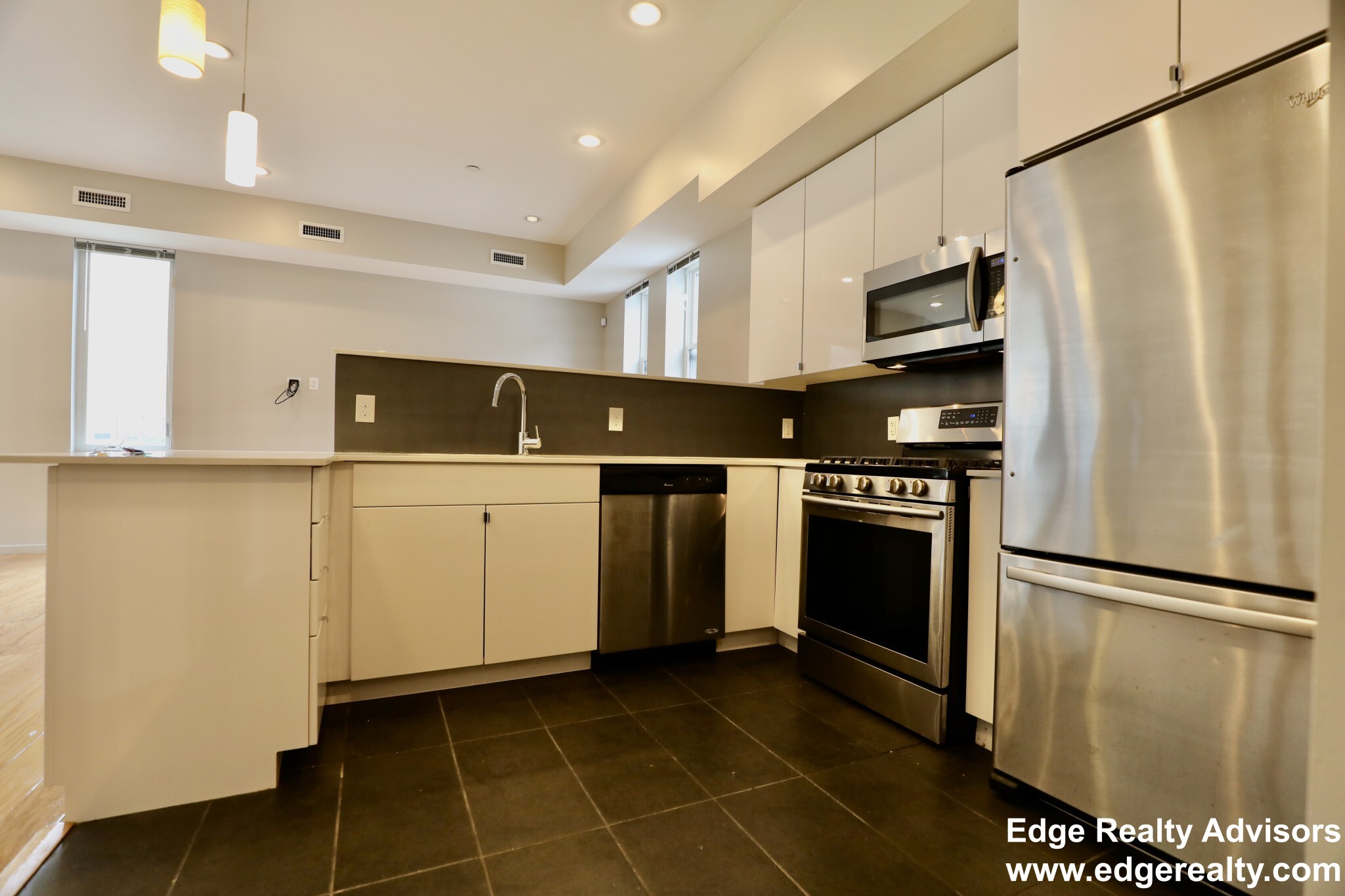 Building Photo - 17 Greylock Rd