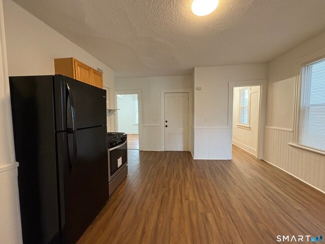 Building Photo - 205 Farren Ave