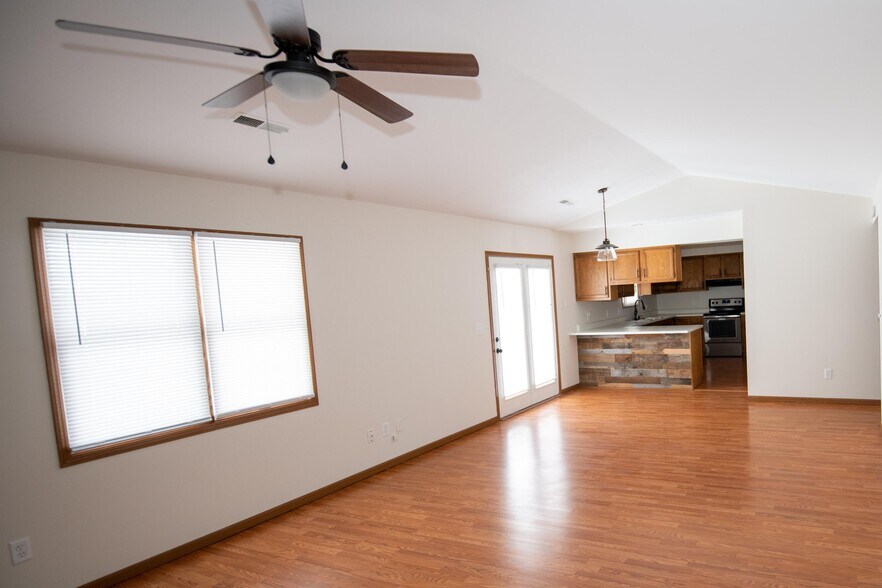 Building Photo - 116 Pierre Pl