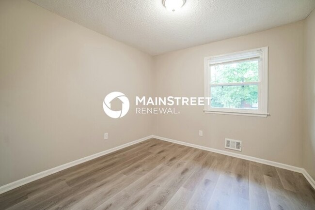 Building Photo - 3 Bedroom Pet-Friendly Home in INDEPENDENCE, MO with Main Street Renewal