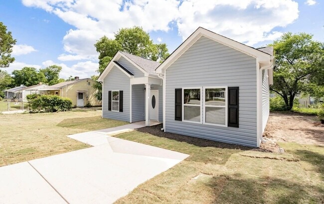 Building Photo - Newer 3 Bedroom, 2 Bath in North East Columbia- Available March 2026!