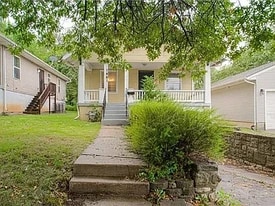 Building Photo - 1461 E 66th Ter