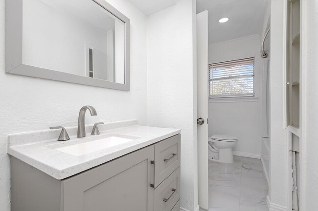 Building Photo - Beautiful Single-Story Home for Rent in Da...