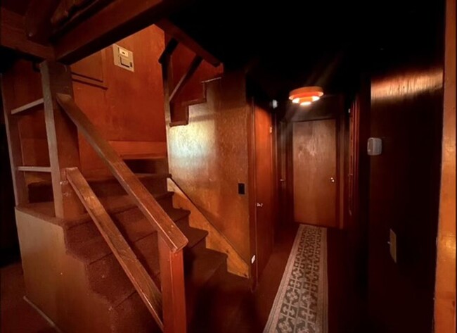 Building Photo - River Cabin
