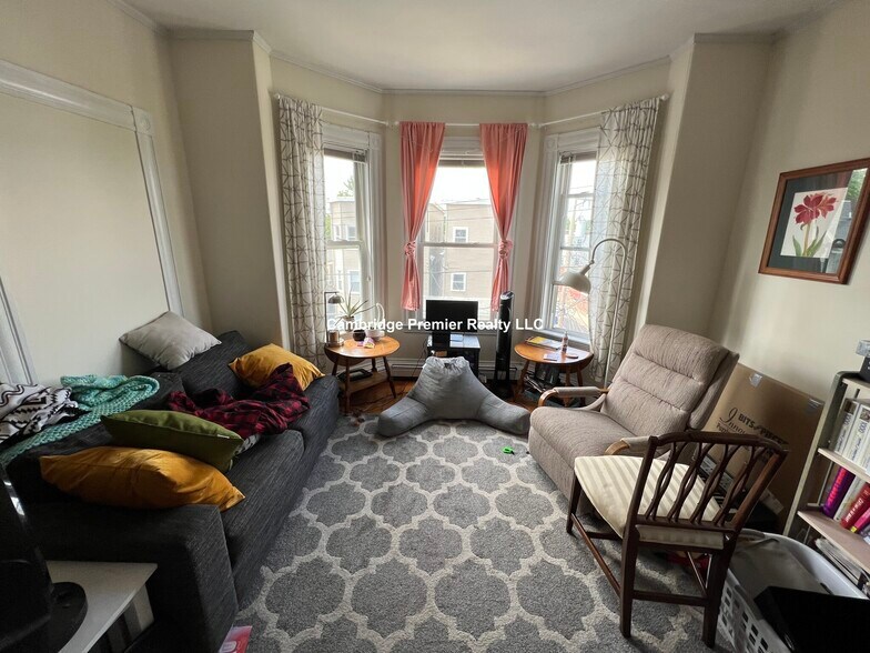 Primary Photo - 392 Washington St